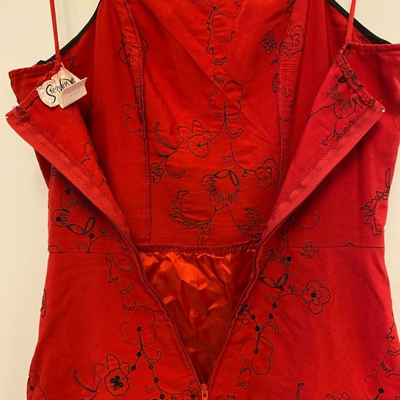 Stepping Out Red w/Black Embroidery & Sequins Party A-Line Dress M - Picture 4 of 8